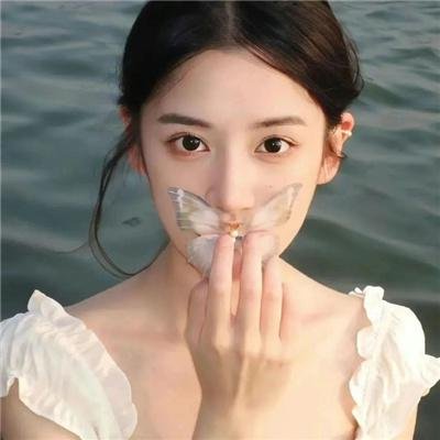 劳拉·马尔斯的眼睛