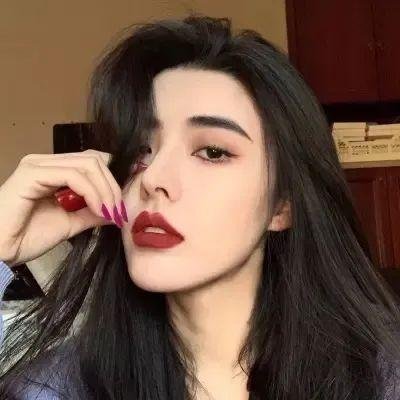 不装了,我比英雄还强